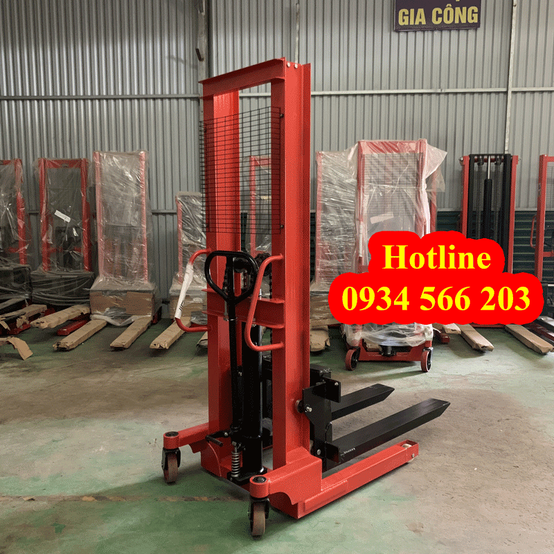 Xe Nang Tay Cao 3 Tan Nhap Khau Gia Re